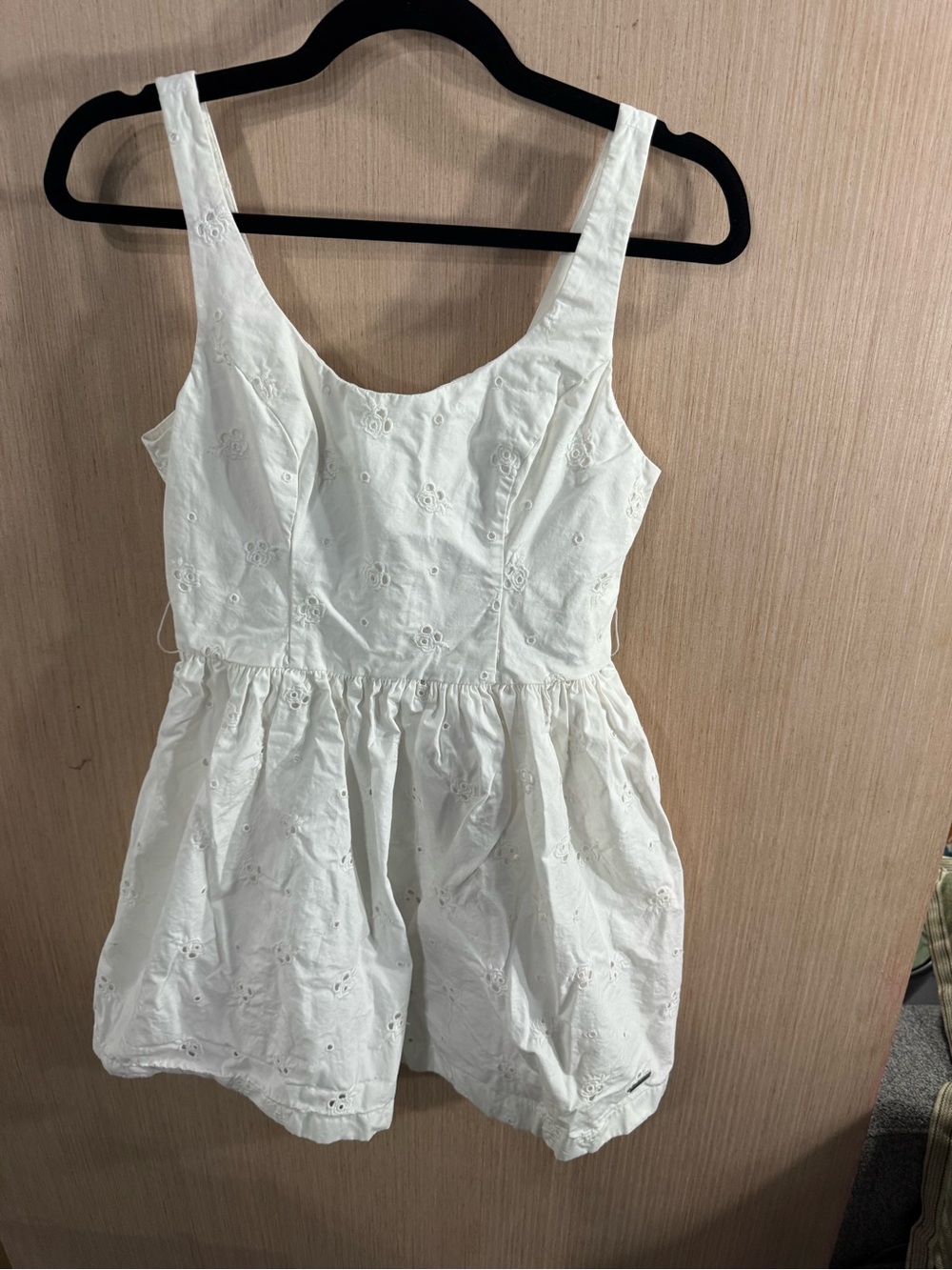 Abercrombie & Fitch White Eyelet Mini Fit and Flare Sundress Size 2